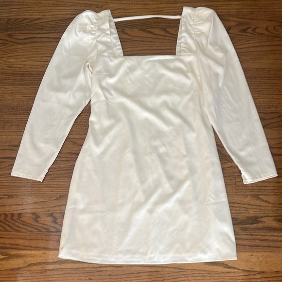 Danielle Bernstein Womens Ivory Cut out Pouf Square Neck Top Size M - Picture 6 of 13